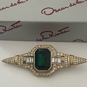 Oscar de la Renta STUNNING Emerald and Gold-Tone Brooch